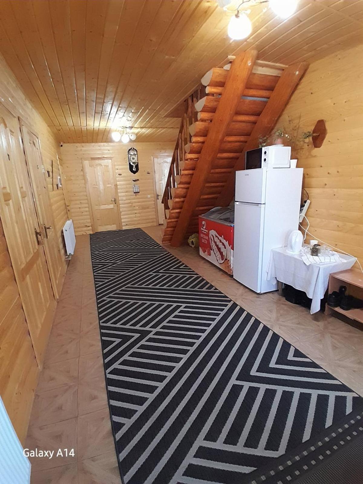 Затишні Карпати)) Apartamento Verkhovyna Exterior foto